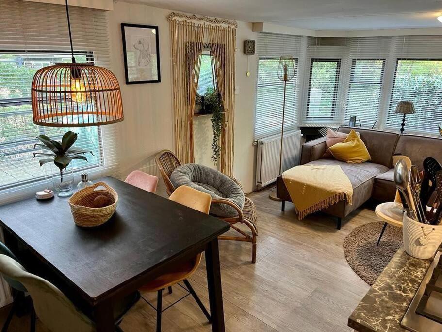 נונספייט Sfeervol Chalet In Het Bos מראה חיצוני תמונה